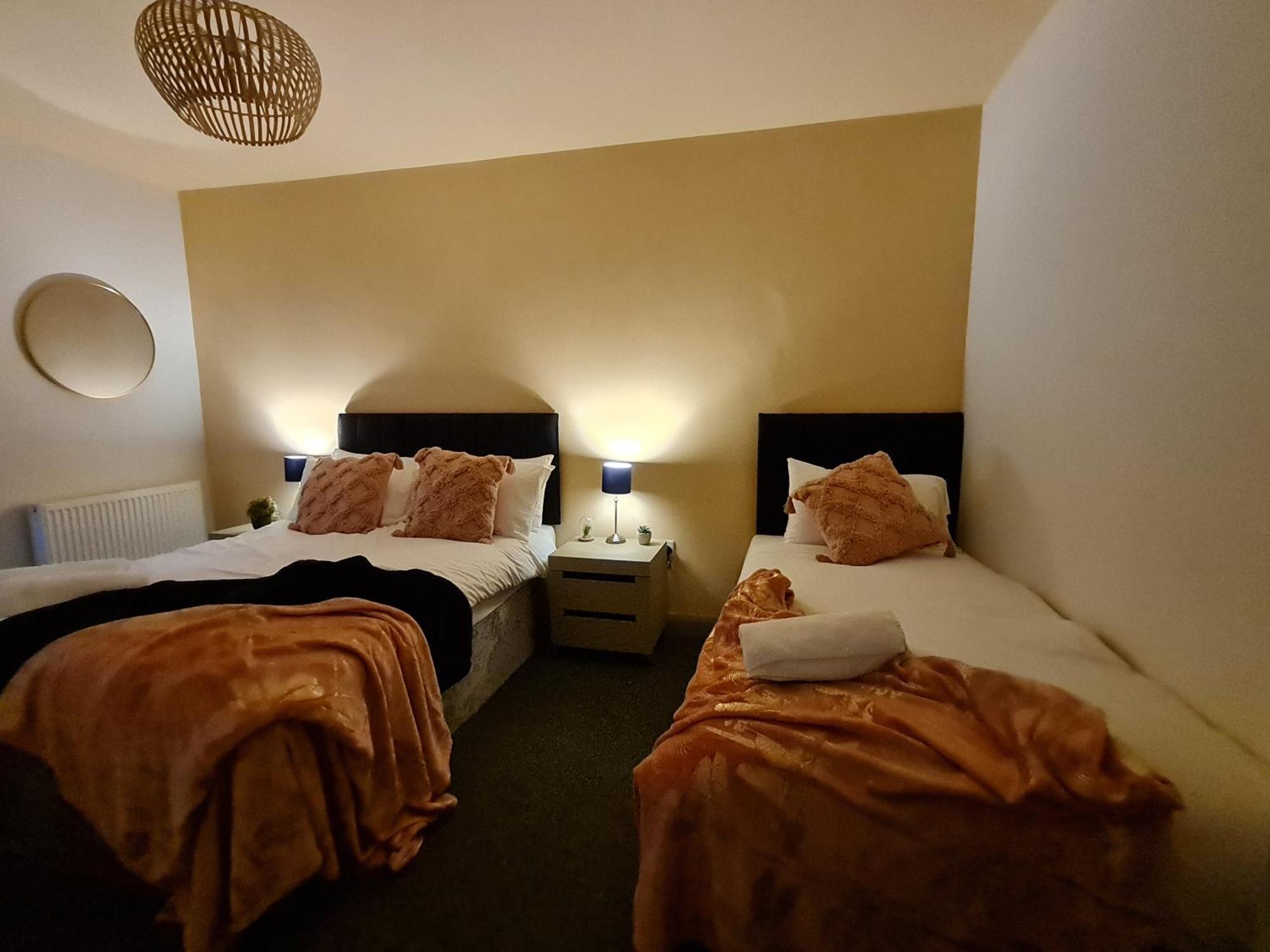 4 Bedroom Luxury House. Bike Park Wales. Secure Bike Store. Brecon Beacons Dowlais Extérieur photo